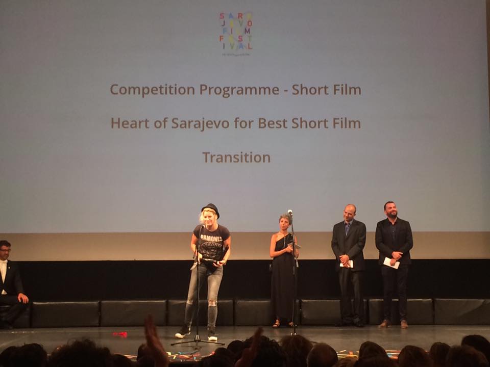 Milica Tomović prima nagradu u Sarajevu (foto: Milan Stojanović).